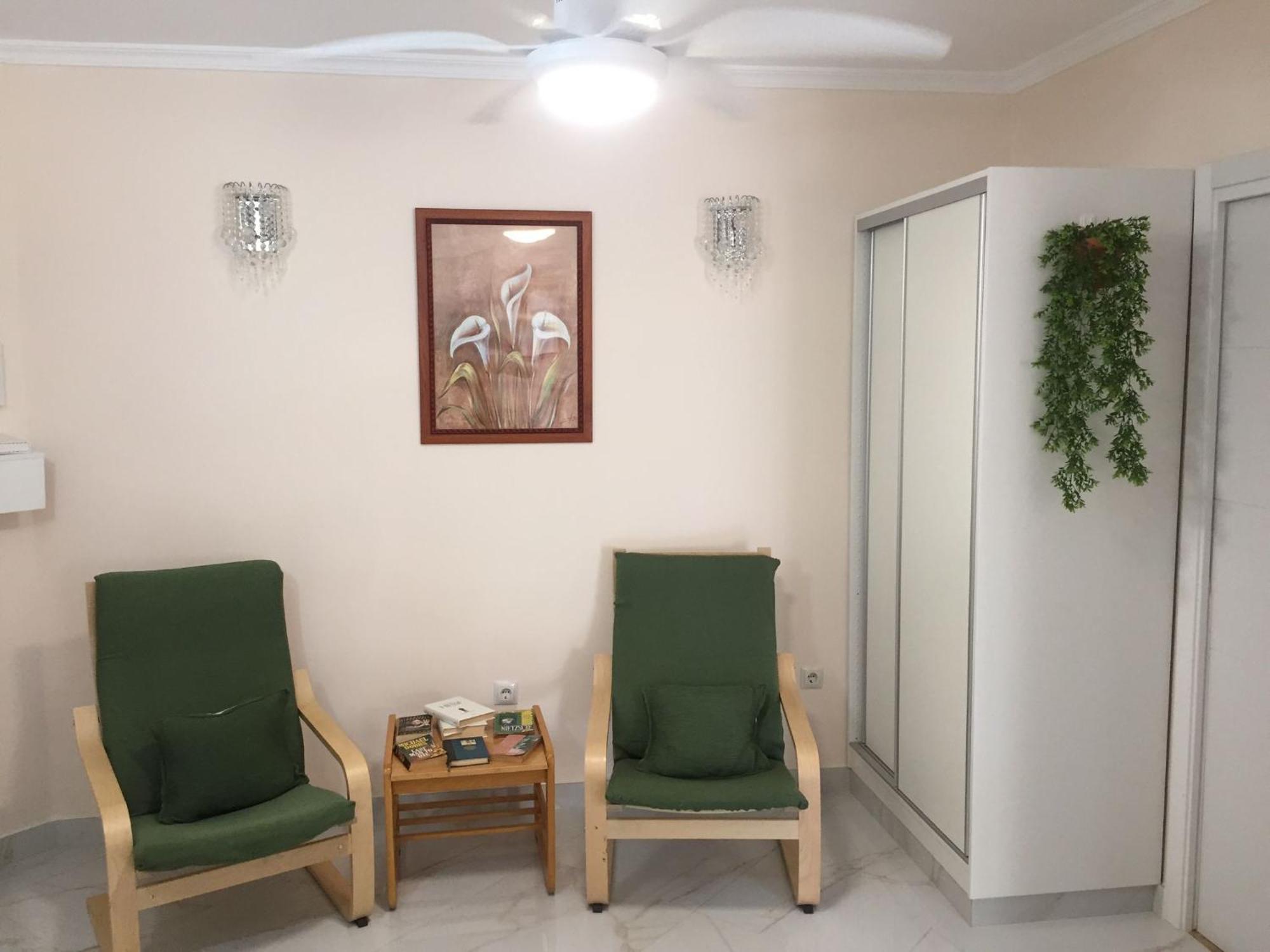 Апартаменты Studio In The Centre Near The Beach Торремолинос Экстерьер фото