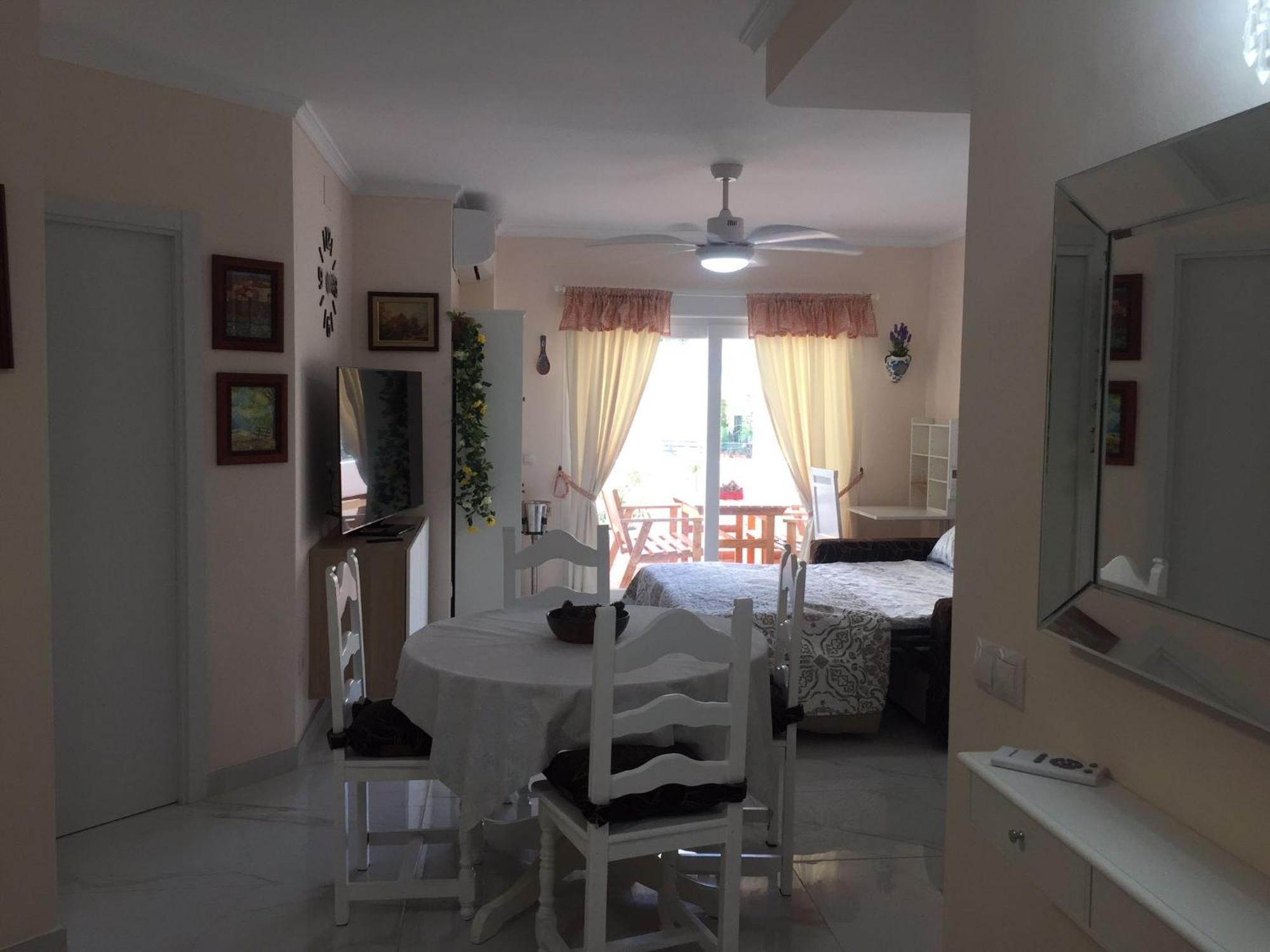 Апартаменты Studio In The Centre Near The Beach Торремолинос Экстерьер фото
